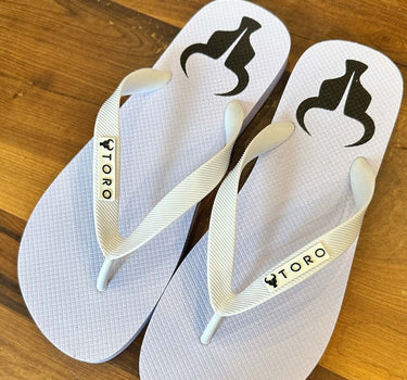 Chinelo Toro Logo branco